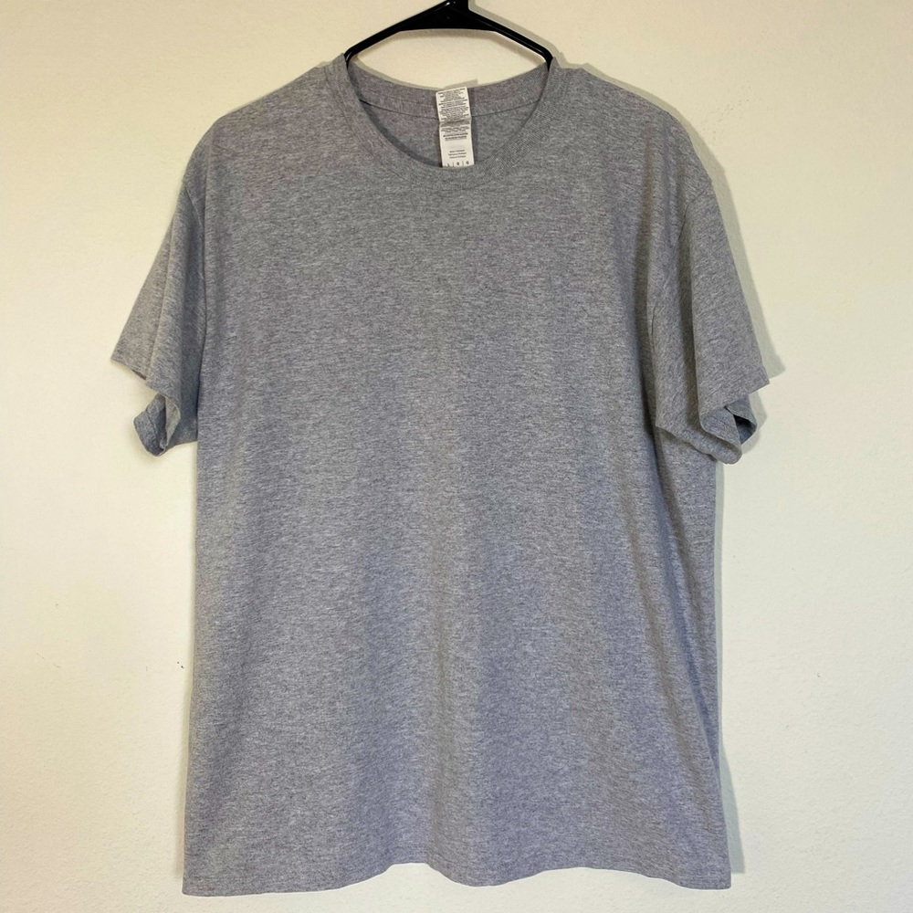 Gray Gildan T Shirt Oversized Mens Tee y2k vintage tee